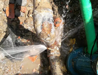 曲松测漏水公司电话